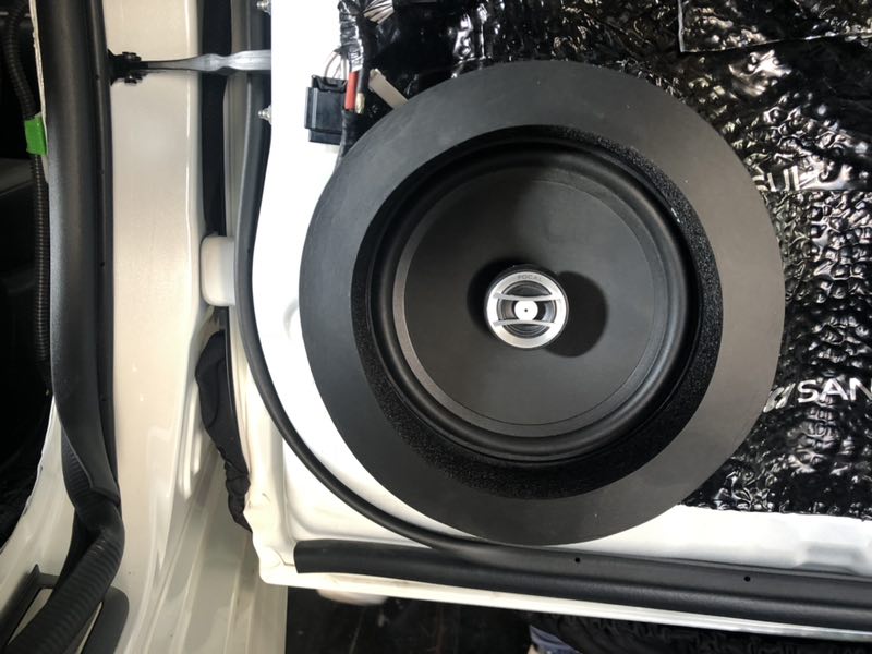 汕頭豐田車型汽車音響專業(yè)改裝豐田皇冠升級(jí)史泰格四門四輪葉子板隔音降噪音響改裝FOCAL法國(guó)勁浪套餐汕頭星悅汽車音響改裝