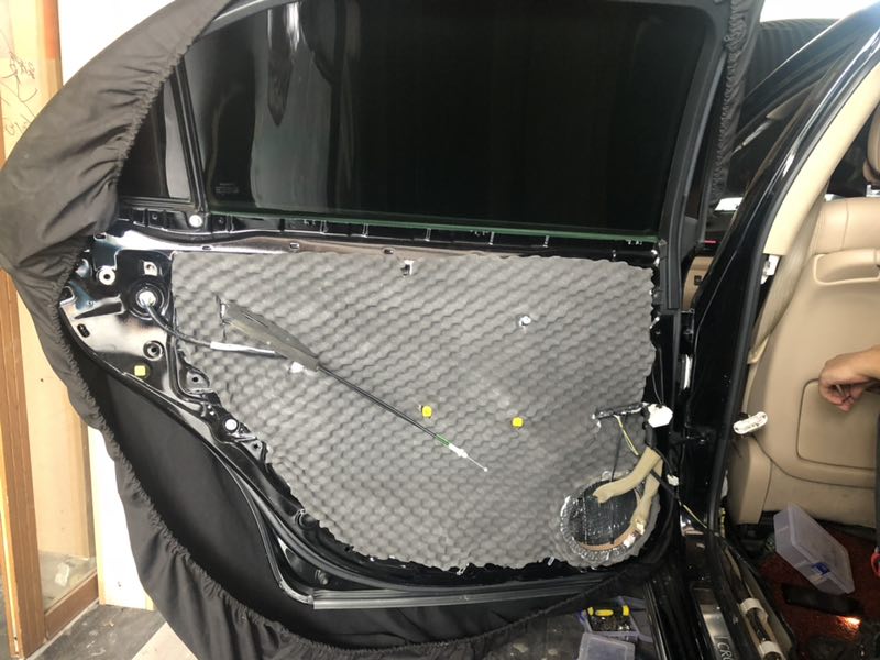 豐田皇冠升級丹拿242歐迪臣AV4赫茲H8DSP勁浪PS165F喜力仕電容赫茲超低音史泰格隔音汕頭市星悅汽車音響