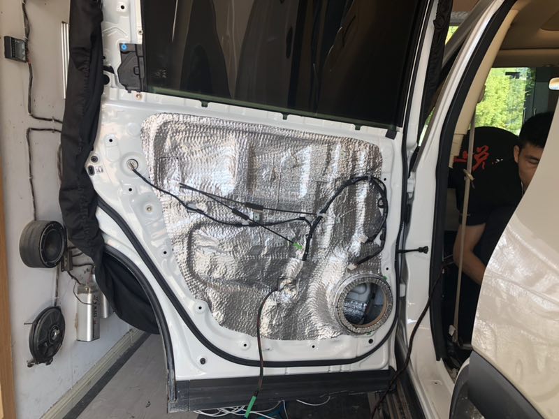 汕頭汽車(chē)隔音降噪改裝專業(yè)店—汕頭市星悅汽車(chē)音響改裝豐田漢蘭達(dá)全車(chē)意大利STEG史泰格隔音降噪解決噪音問(wèn)題