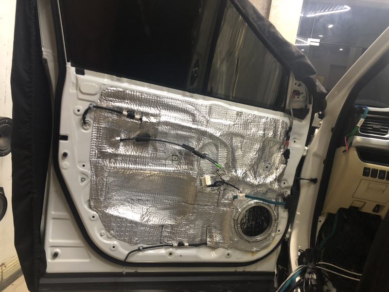 汕頭汽車(chē)隔音降噪改裝專業(yè)店—汕頭市星悅汽車(chē)音響改裝豐田漢蘭達(dá)全車(chē)意大利STEG史泰格隔音降噪解決噪音問(wèn)題