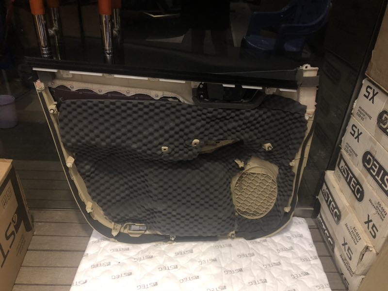 汕頭汽車(chē)隔音降噪改裝專業(yè)店—汕頭市星悅汽車(chē)音響改裝豐田漢蘭達(dá)全車(chē)意大利STEG史泰格隔音降噪解決噪音問(wèn)題