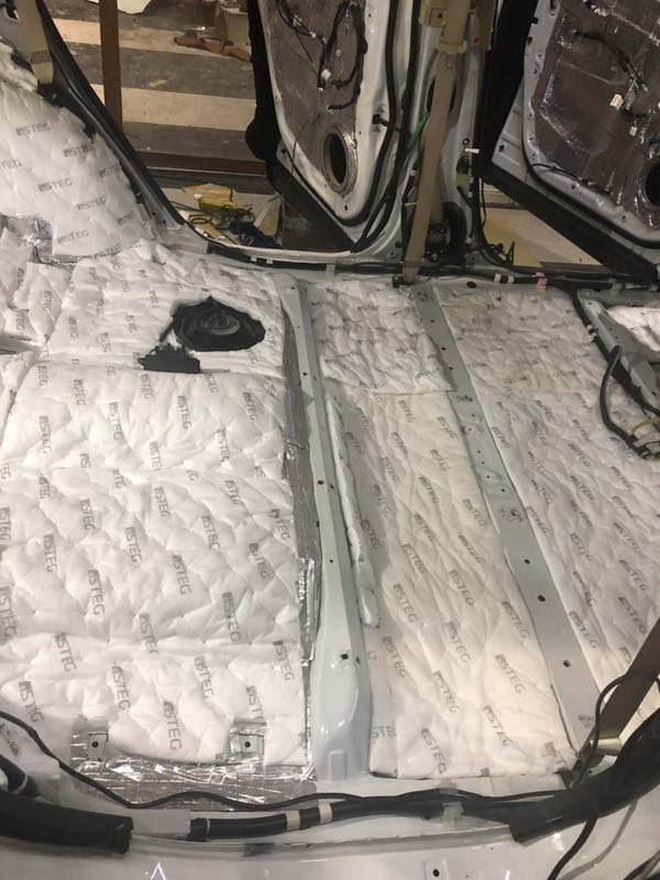 汕頭汽車(chē)隔音降噪改裝專業(yè)店—汕頭市星悅汽車(chē)音響改裝豐田漢蘭達(dá)全車(chē)意大利STEG史泰格隔音降噪解決噪音問(wèn)題