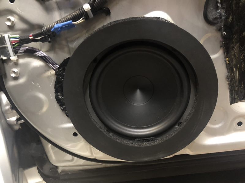 汕頭星悅汽車音響豐田皇冠改裝升級(jí)意大利赫茲三分頻汽車?yán)取扒萌诵摹贝蛟臁岸馍系募s會(huì)”