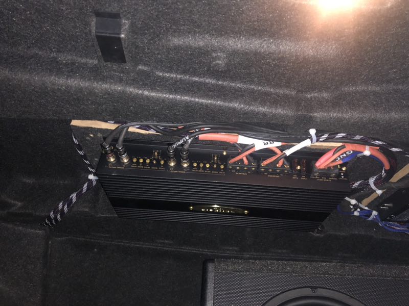 汕頭星悅汽車音響豐田皇冠改裝升級(jí)意大利赫茲三分頻汽車?yán)取扒萌诵摹贝蛟臁岸馍系募s會(huì)”
