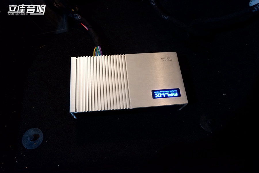 標(biāo)致5008改裝升級德國彩虹SL-C6.2套裝喇叭佛倫詩EVO7 DSP功放