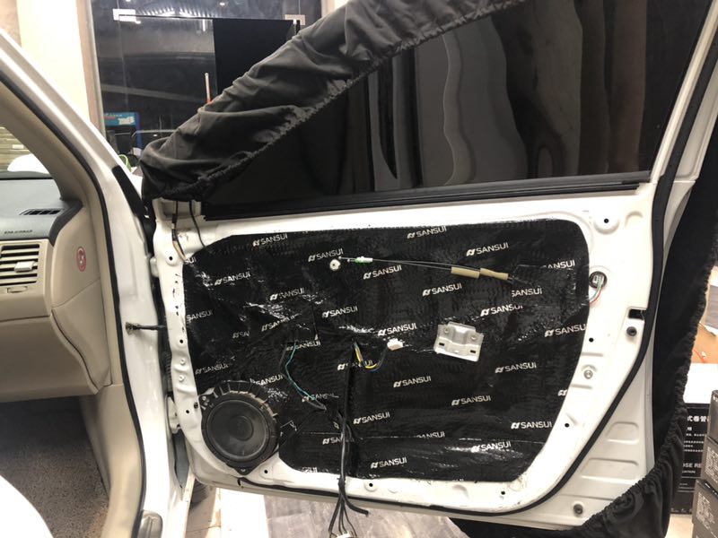 汕頭星悅汽車音響改裝豐田卡羅拉升級(jí)四門3層山水隔音降噪降低風(fēng)燥聲隔音施工案例分享