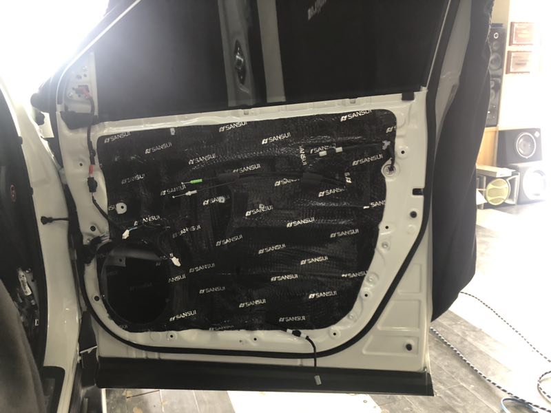 汕頭星悅汽車音響改裝帶來極致享受豐田漢蘭達(dá)升級(jí)隔音音響改裝德國(guó)喜力仕P62C車載音響系統(tǒng)音樂大蛻變
