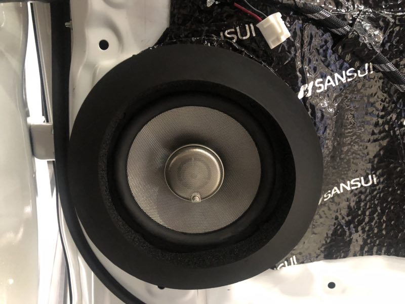 汕頭星悅汽車音響改裝帶來極致享受豐田漢蘭達(dá)升級(jí)隔音音響改裝德國(guó)喜力仕P62C車載音響系統(tǒng)音樂大蛻變