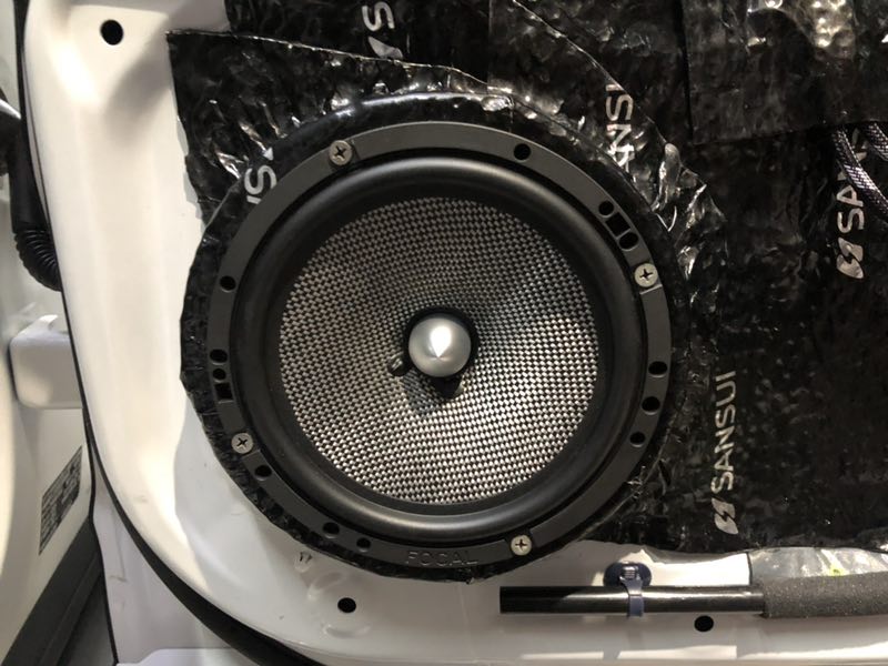 汕頭星悅汽車音響法國風情本田URV升級隔音降噪汽車音響改裝法國勁浪前后二分頻喇叭打造超炫的HIFI風格