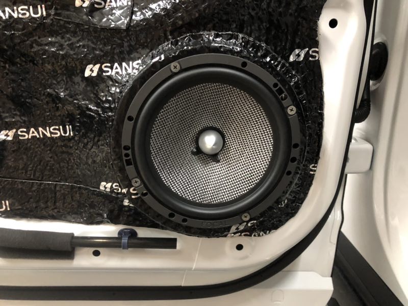 汕頭星悅汽車音響法國風情本田URV升級隔音降噪汽車音響改裝法國勁浪前后二分頻喇叭打造超炫的HIFI風格