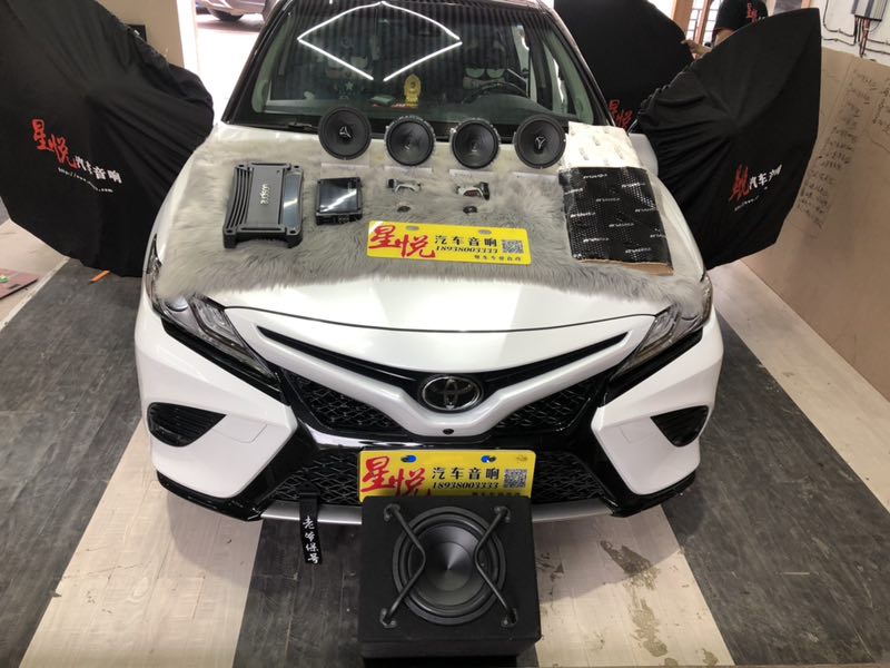 汕頭星悅汽車音響豐田凱美瑞升級四門隔音音響改裝HiFi意大利赫茲音響系統(tǒng)傳遞妙音
