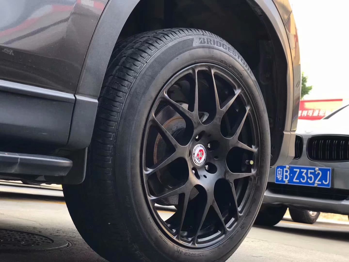 馬自達(dá)，換 美國 正品 HRE 19寸完工！
