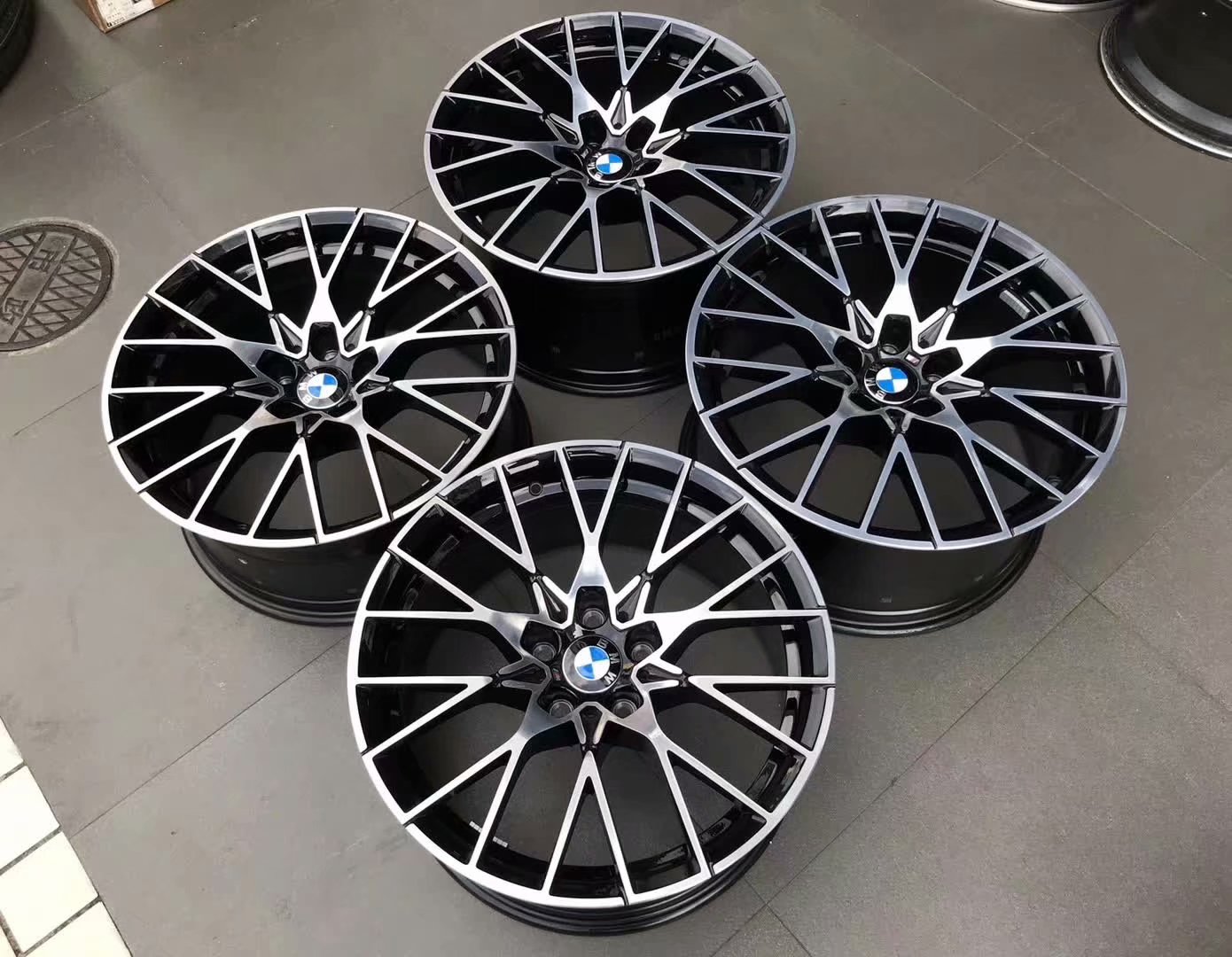 拆車，寶馬 M2C 原廠鍛造現(xiàn)貨一套19寸