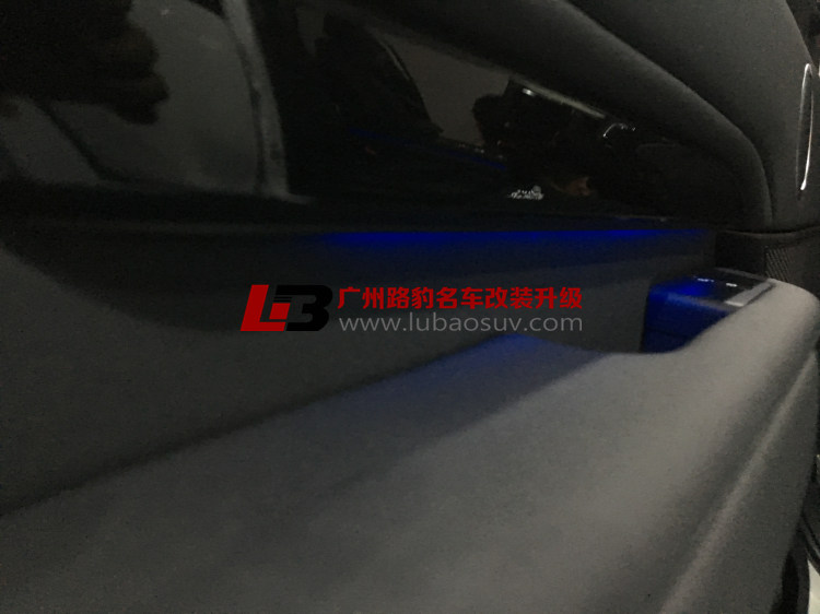 路虎發(fā)現(xiàn)5十色氛圍燈 發(fā)現(xiàn)5內(nèi)飾改裝