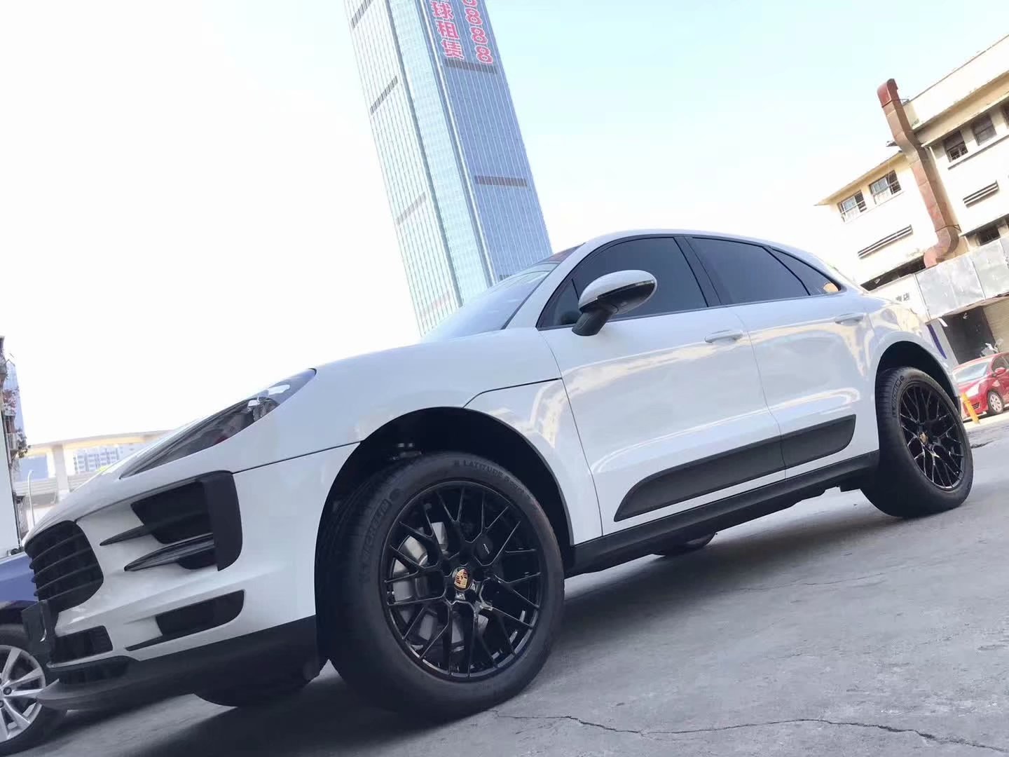 提新車(chē) 保時(shí)捷Macan 升級(jí)原廠 20寸 完工