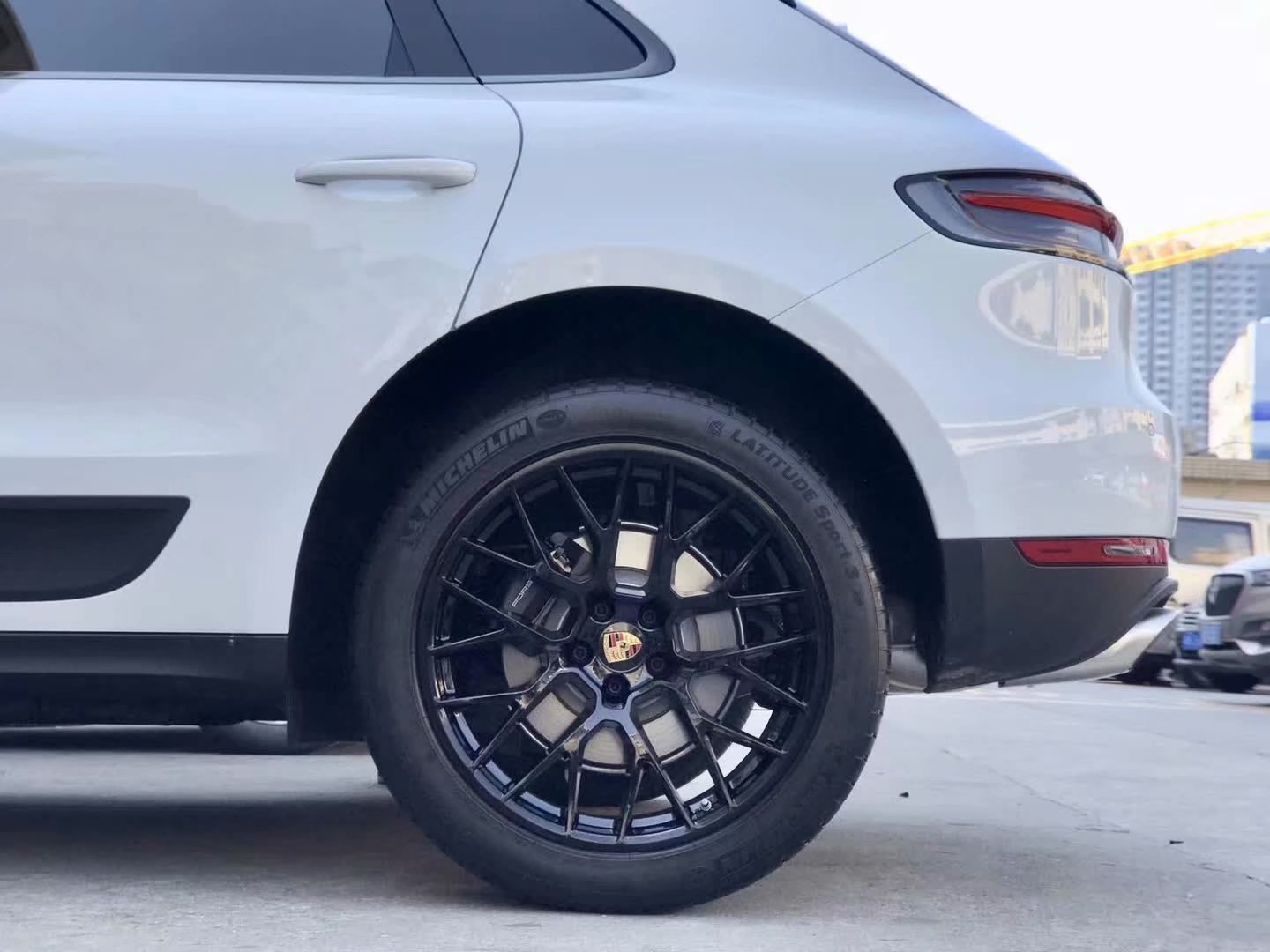 提新車(chē) 保時(shí)捷Macan 升級(jí)原廠 20寸 完工