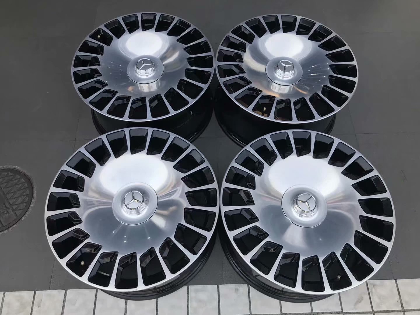 奔馳 邁巴赫 S680 鍛造 前后配 極品拆車倍耐力PZ4 防爆 20寸