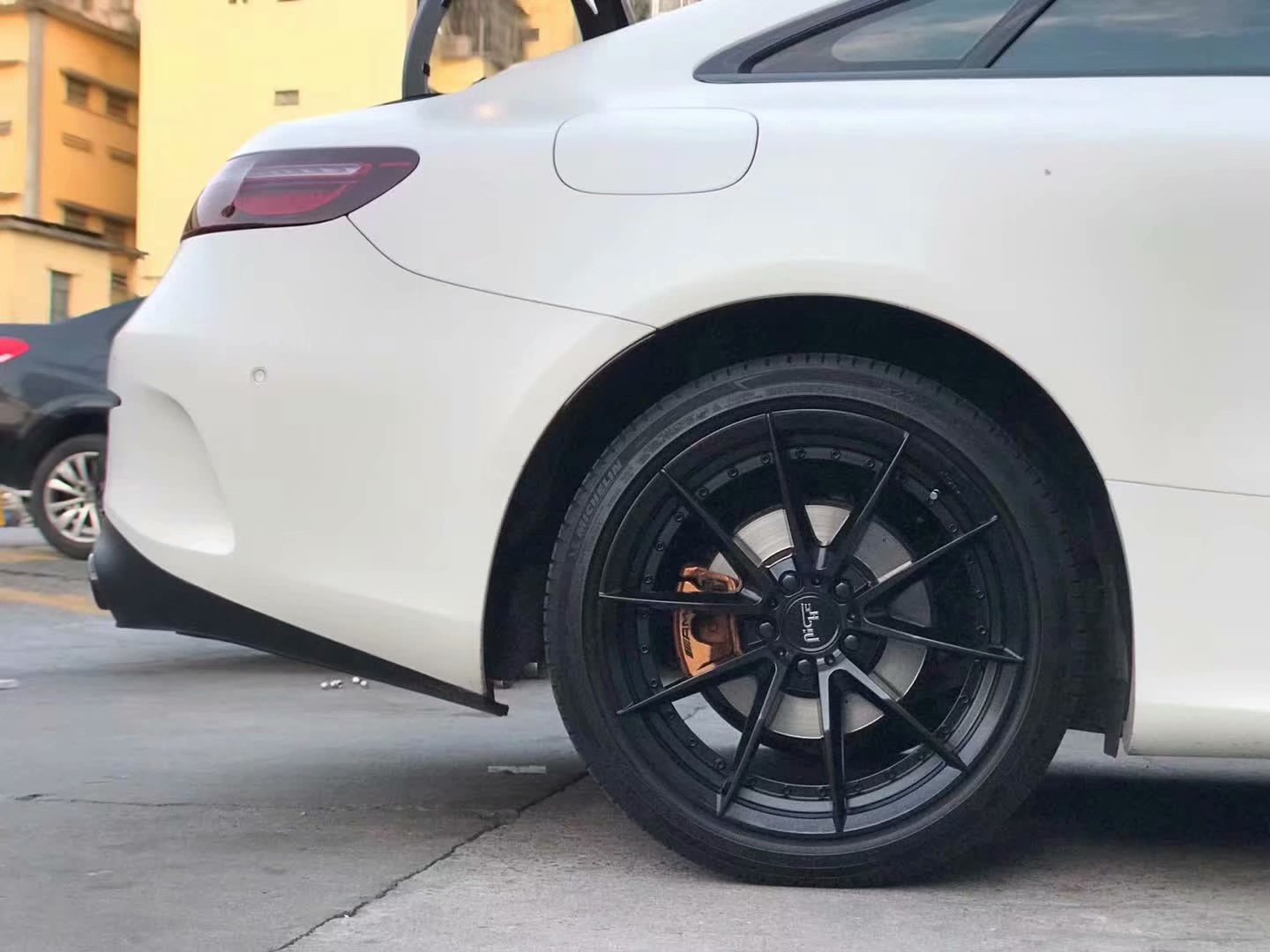 奔馳E coupe ，換 全新 泥鰍 19寸 完工！