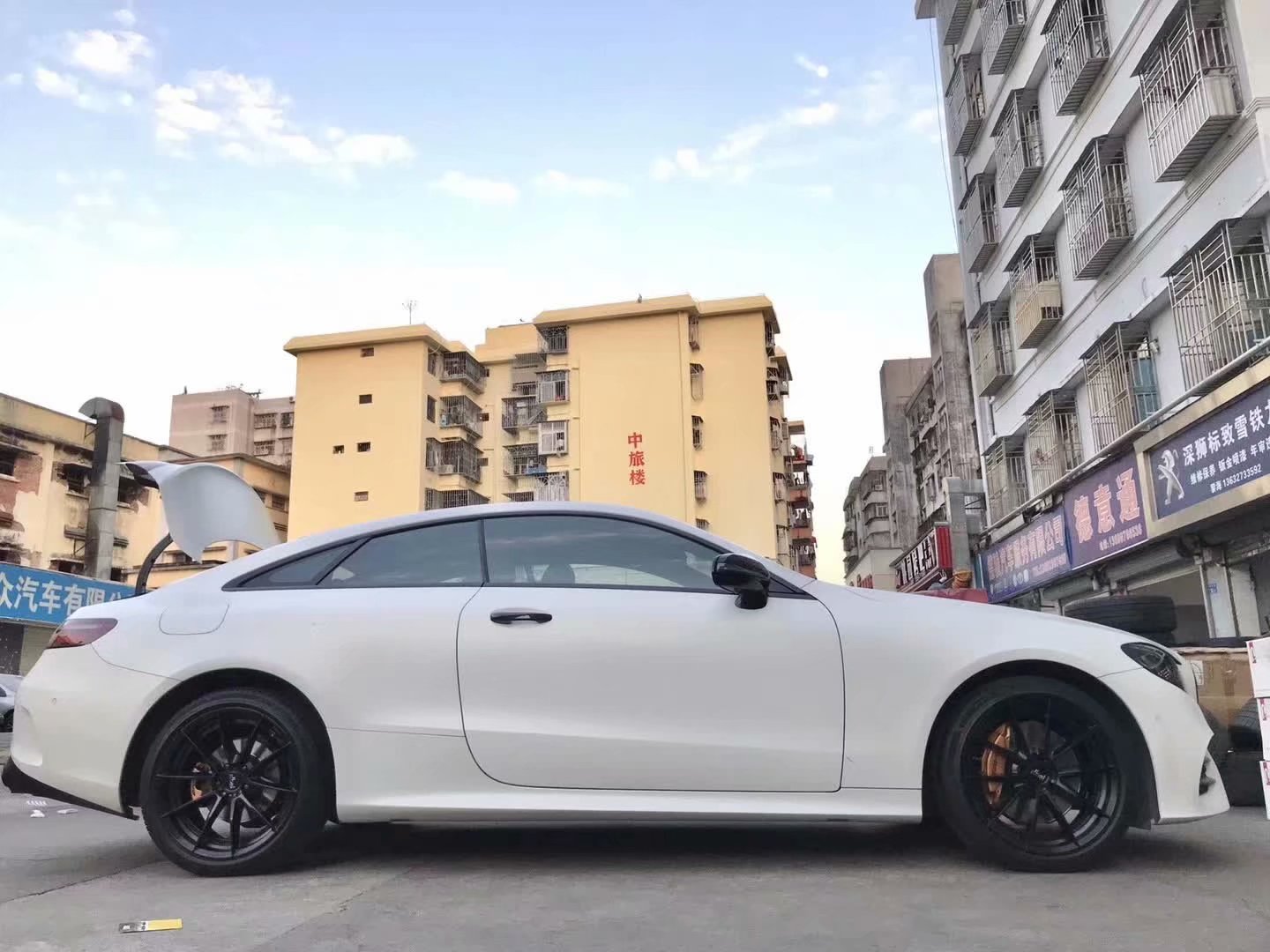 奔馳E coupe ，換 全新 泥鰍 19寸 完工！