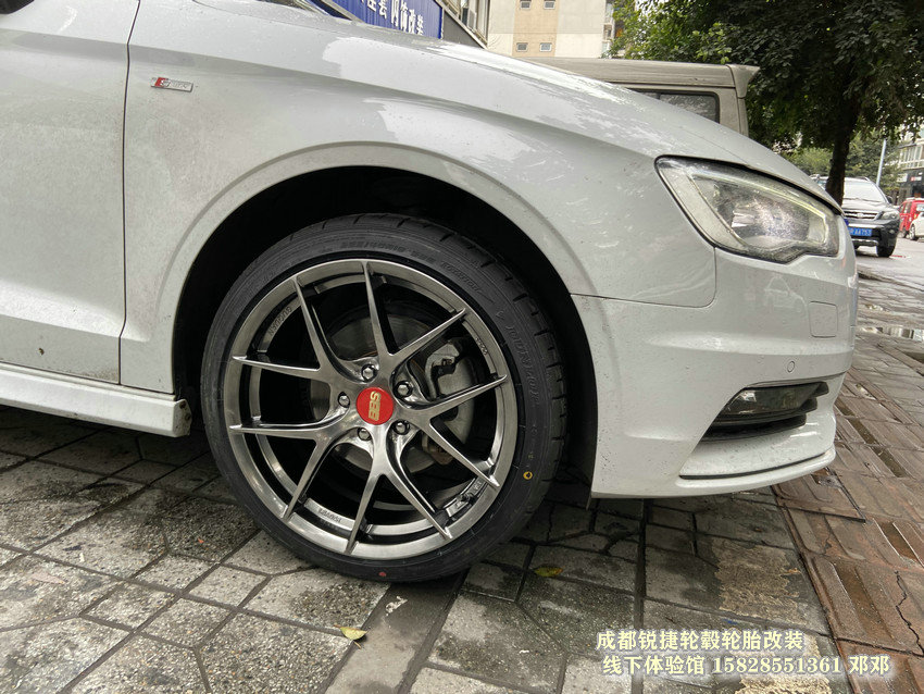 成都銳捷聯(lián)輪轂改裝 奧迪A3改裝18寸BBS款鍛造輪轂裝車