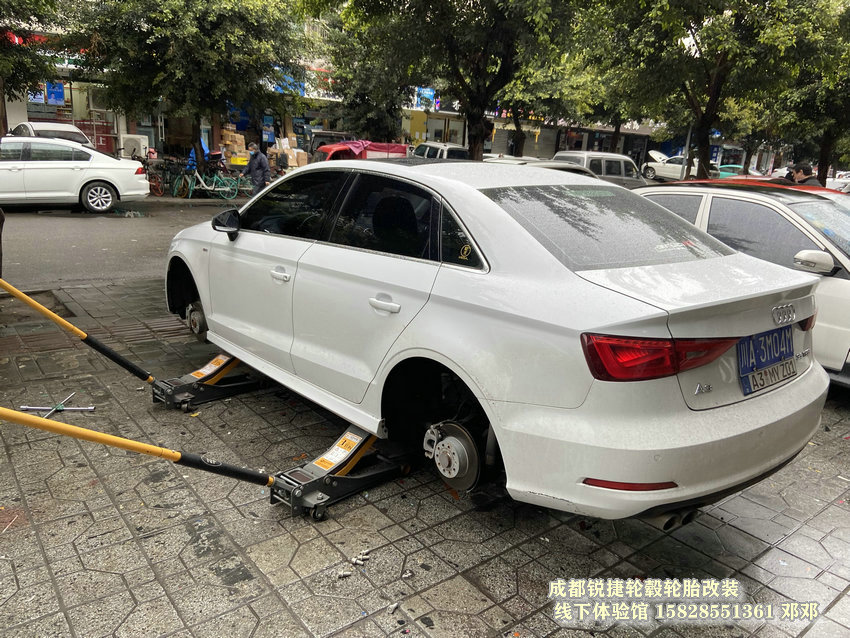 成都銳捷聯(lián)輪轂改裝 奧迪A3改裝18寸BBS款鍛造輪轂裝車