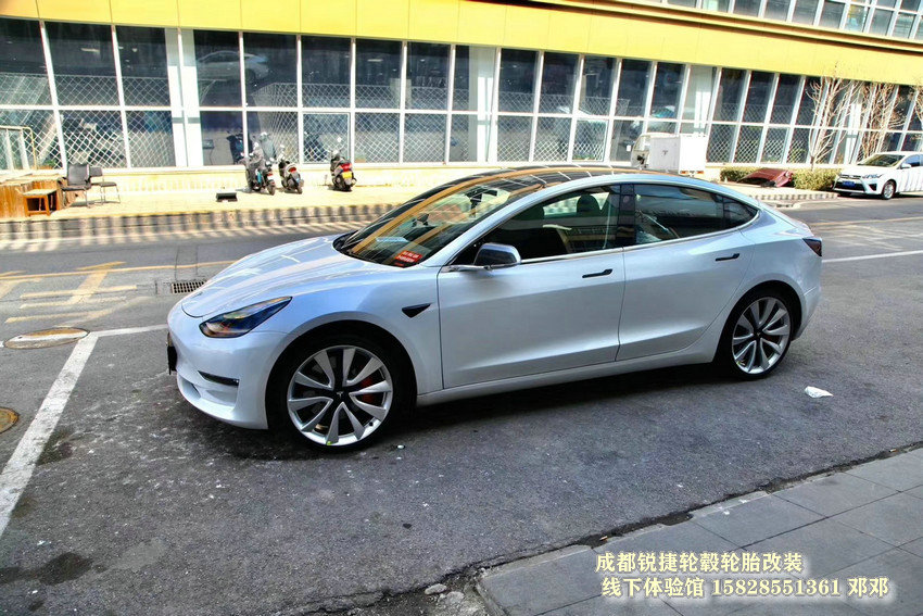 特斯拉Model 3  改裝升級原裝20寸輪轂套件 安裝完成 成都銳捷輪轂