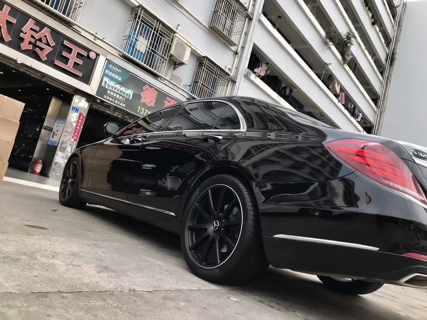 奔馳，升級原廠AMG 20寸 武士黑完工