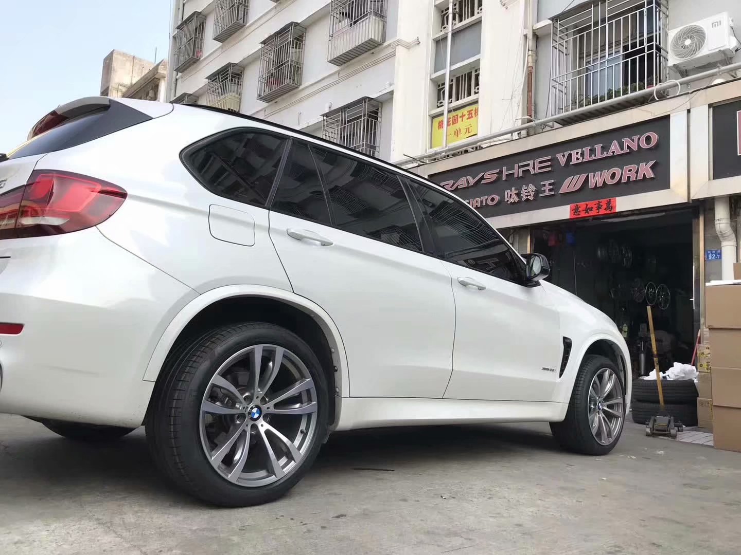 寶馬，升級(jí) 原廠469M  倍耐力 PZ4 防爆20寸完工！