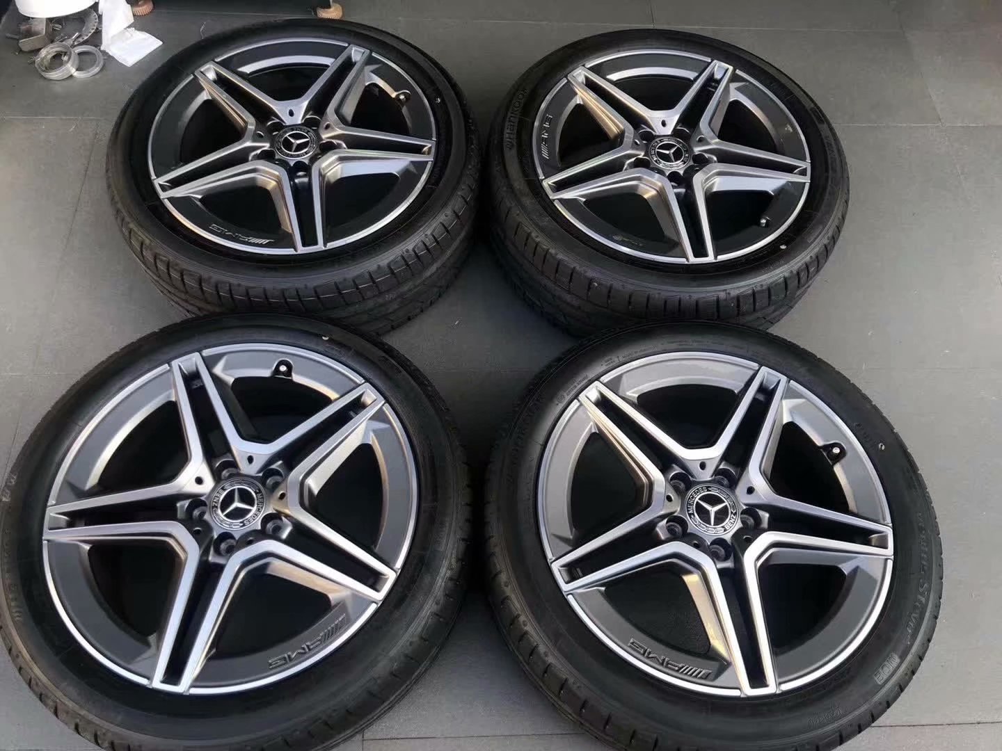 奔馳，換 原廠18寸 AMG 完工！