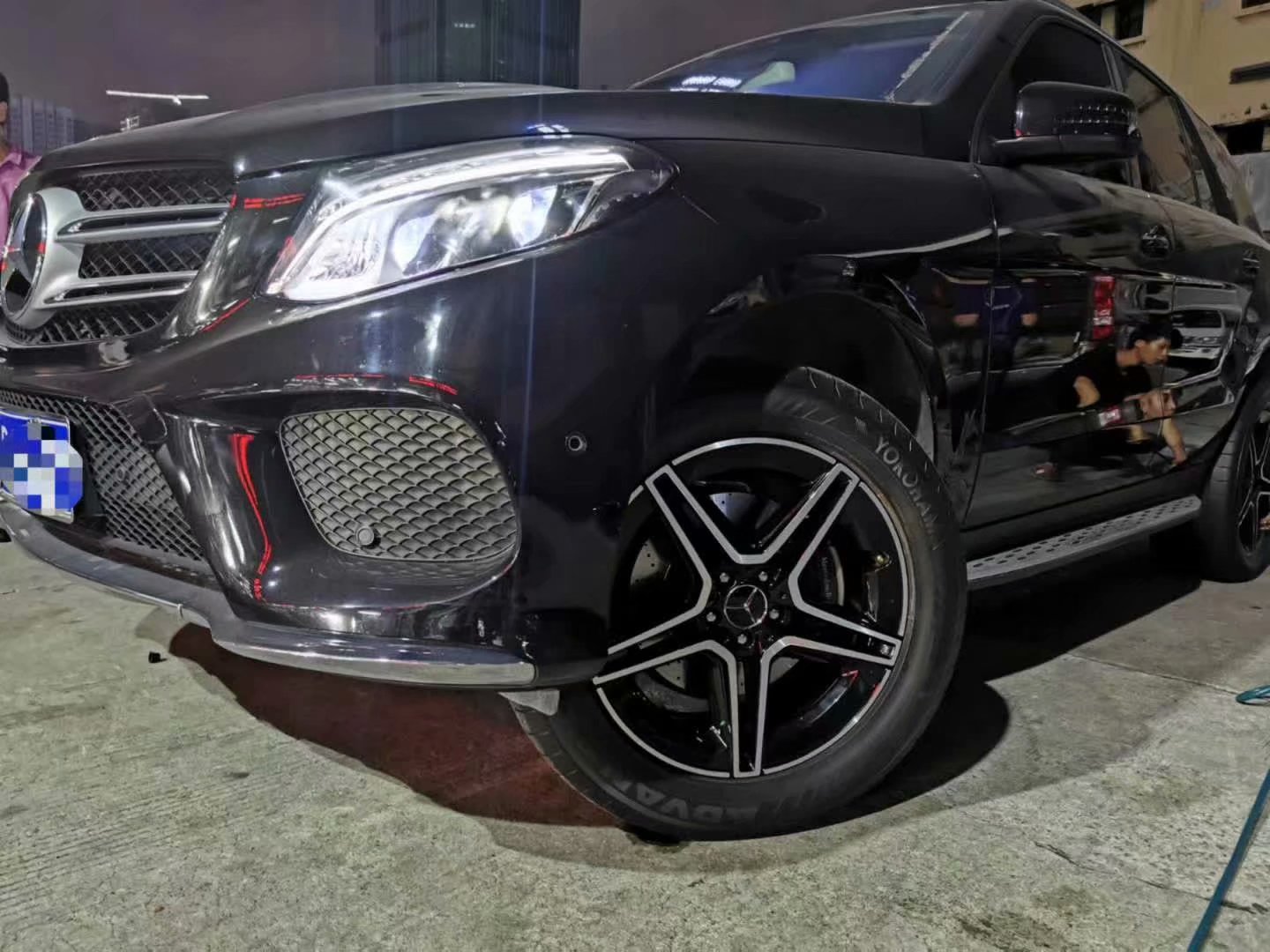 奔馳GLE 換原廠20寸AMG 完工！