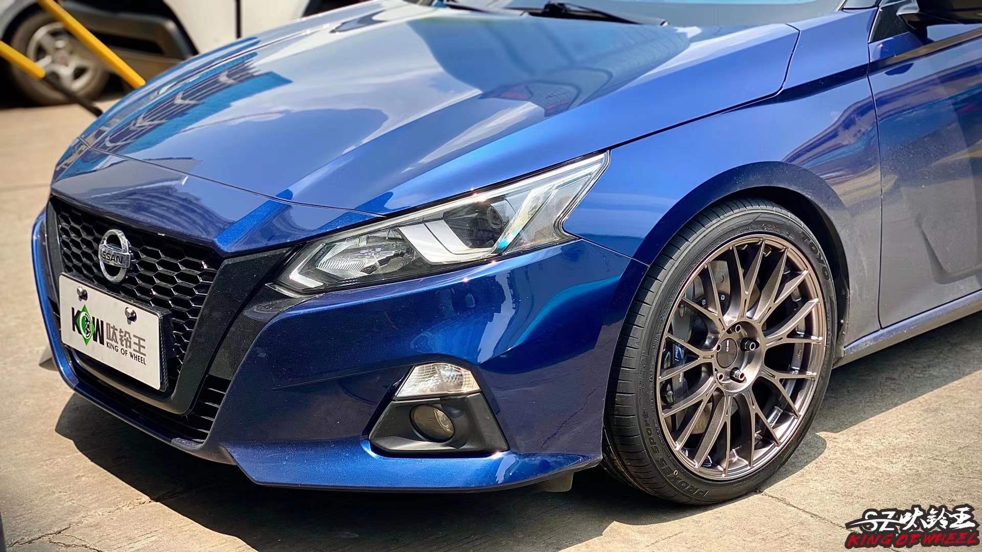 日產(chǎn)天籟 ，換全新 ENKEI PFM1 19寸東陽PXSP 完工