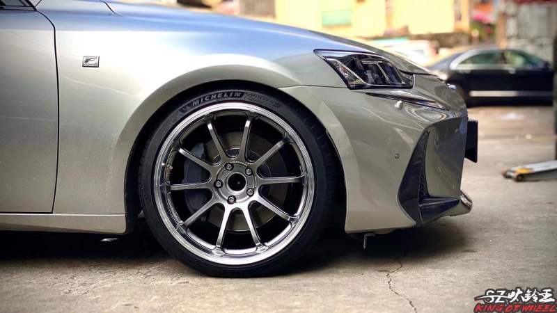 雷克薩斯，換全新橫濱ADVAN RS-DF 19寸
