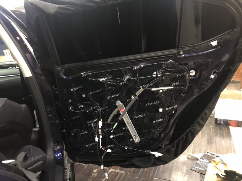 汕頭星悅汽車音響雷克薩斯ES200汽車音響改裝FOCAL法國勁浪套餐和全車山水隔音降噪投入音樂懷抱