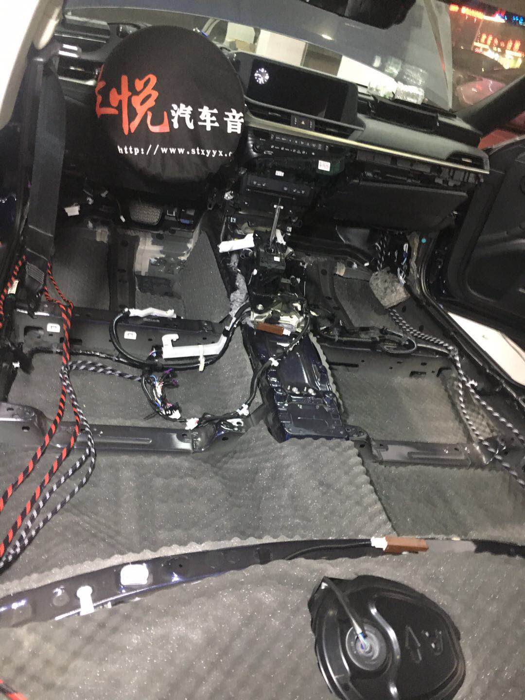 汕頭星悅汽車音響雷克薩斯ES200汽車音響改裝FOCAL法國勁浪套餐和全車山水隔音降噪投入音樂懷抱