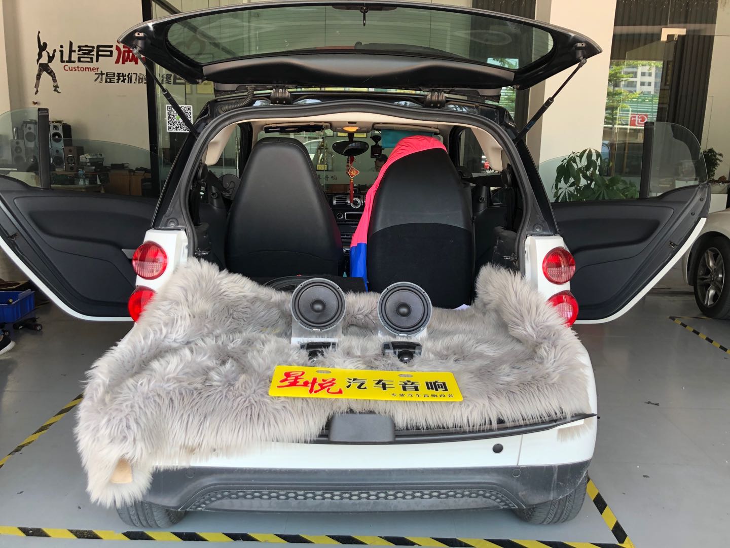 汕頭星悅汽車音響奔馳smart打造專屬好音響改裝意大利赫茲RLK165二分頻喇叭赫茲HDP4功放來福低音炮