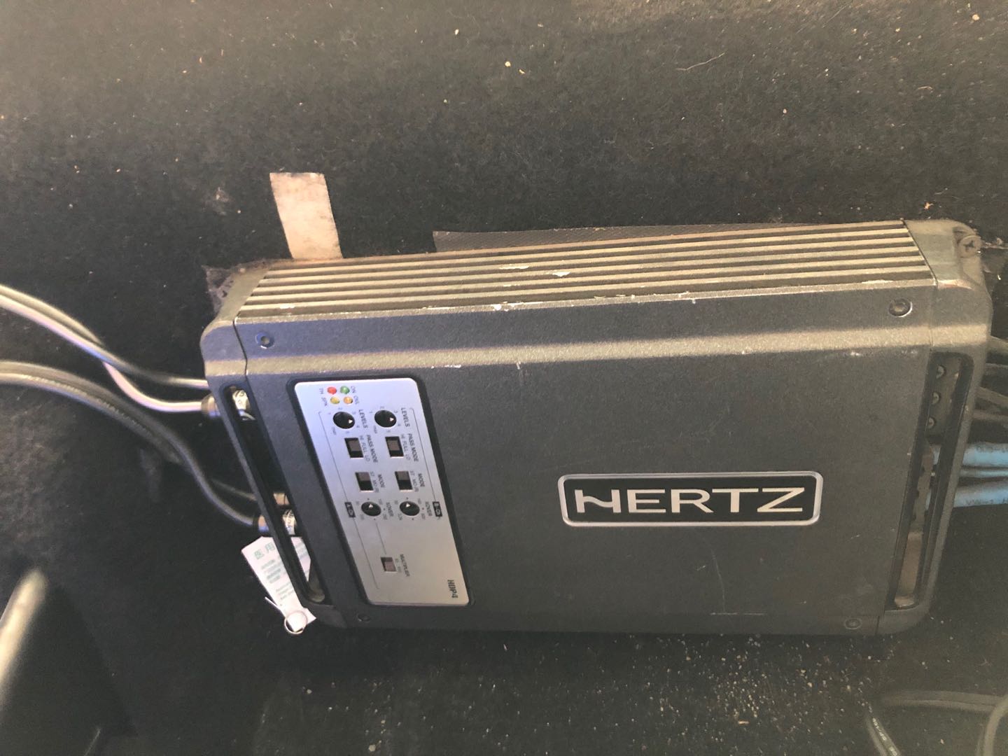 汕頭星悅汽車音響奔馳smart打造專屬好音響改裝意大利赫茲RLK165二分頻喇叭赫茲HDP4功放來福低音炮