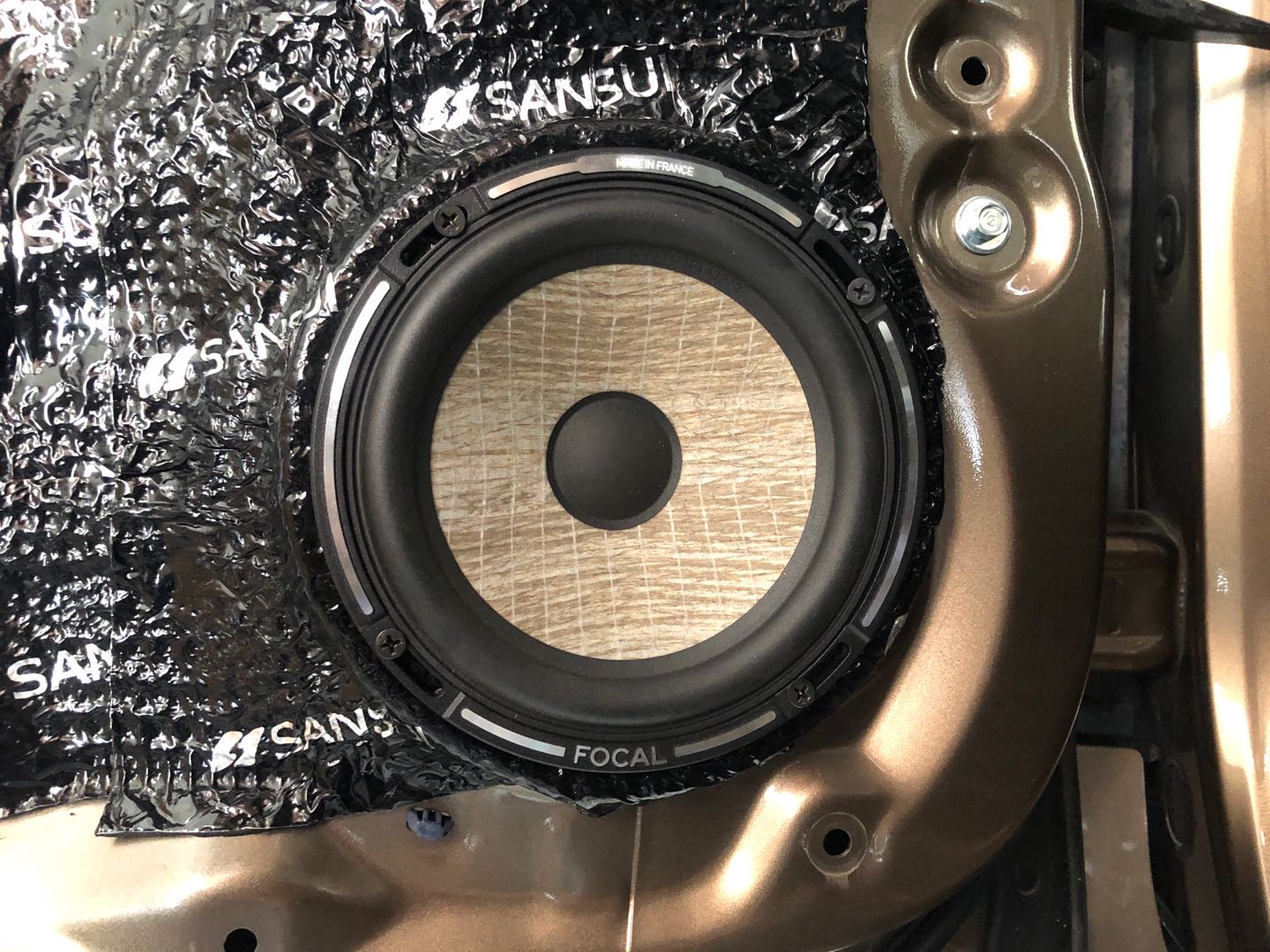汕頭星悅汽車音響本田冠道升級四門隔音降噪音響改裝星悅定制FOCAL法國勁浪套餐聆聽旋律的美妙魅惑搭配