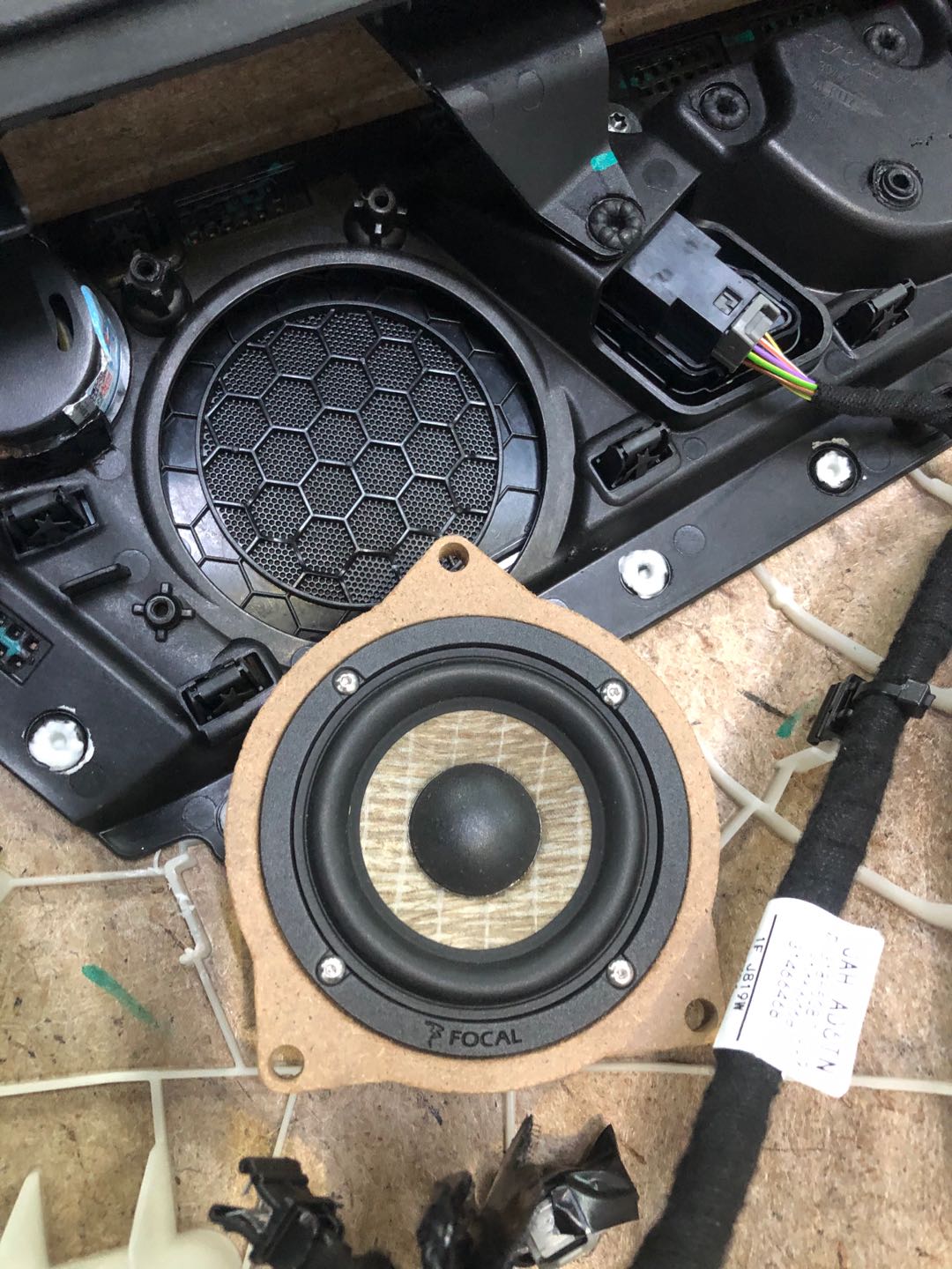 沃尔沃XC60汕头星悦汽车音响解决噪声困扰升级山水隔音降噪一切显得这么安谧
