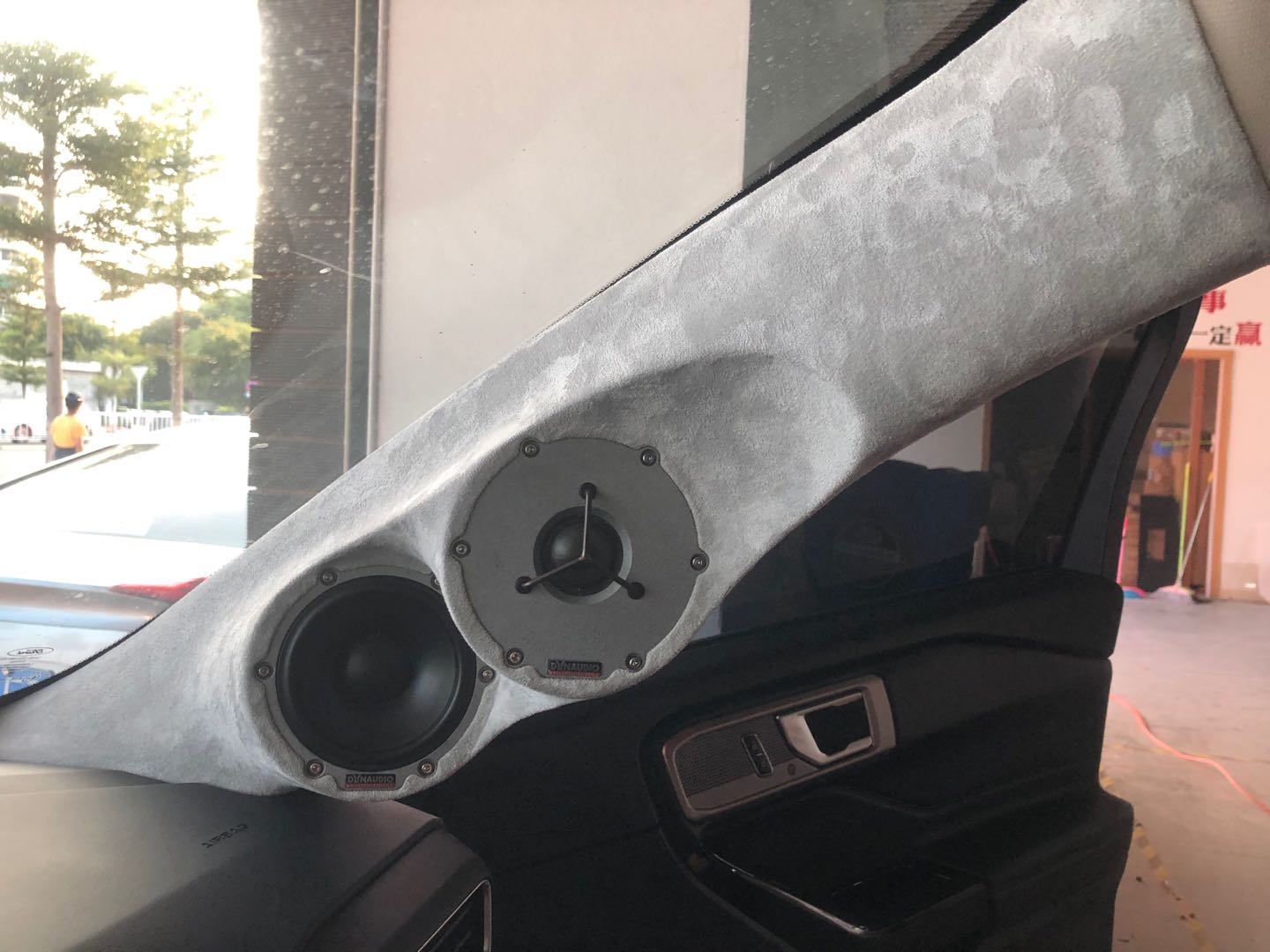 汕頭星悅汽車音響福特探險(xiǎn)者全車隔音改裝丹拿伊索塔三分頻ODR主機(jī)歐迪臣功放日本畢偉震撼發(fā)聲擋不住的勁爆