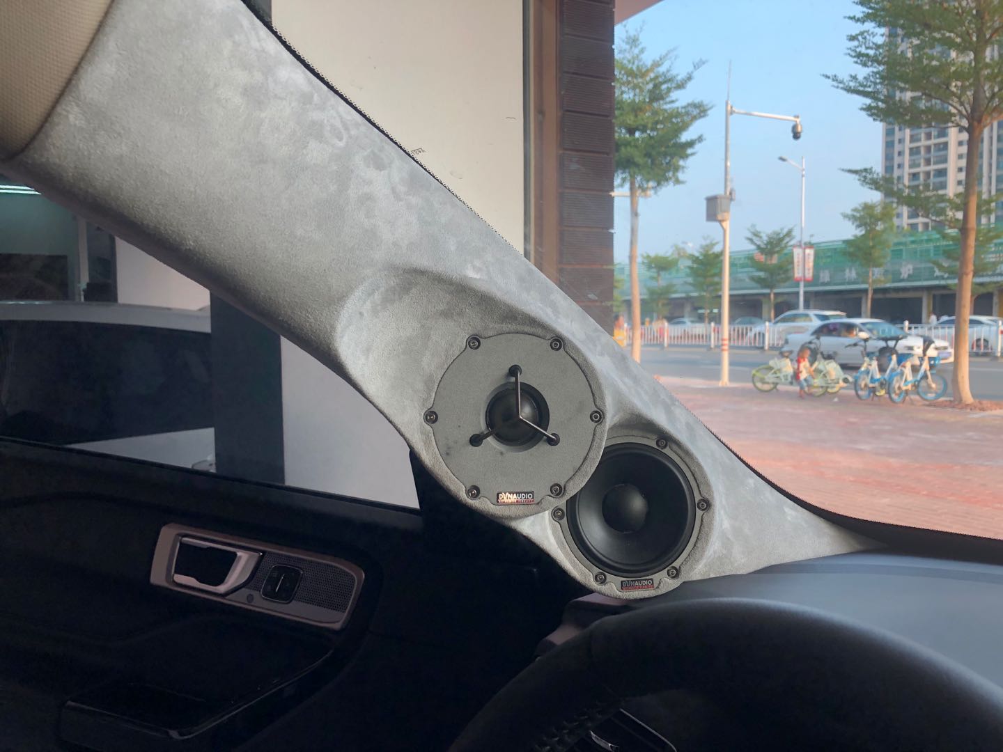 汕頭星悅汽車音響福特探險(xiǎn)者全車隔音改裝丹拿伊索塔三分頻ODR主機(jī)歐迪臣功放日本畢偉震撼發(fā)聲擋不住的勁爆