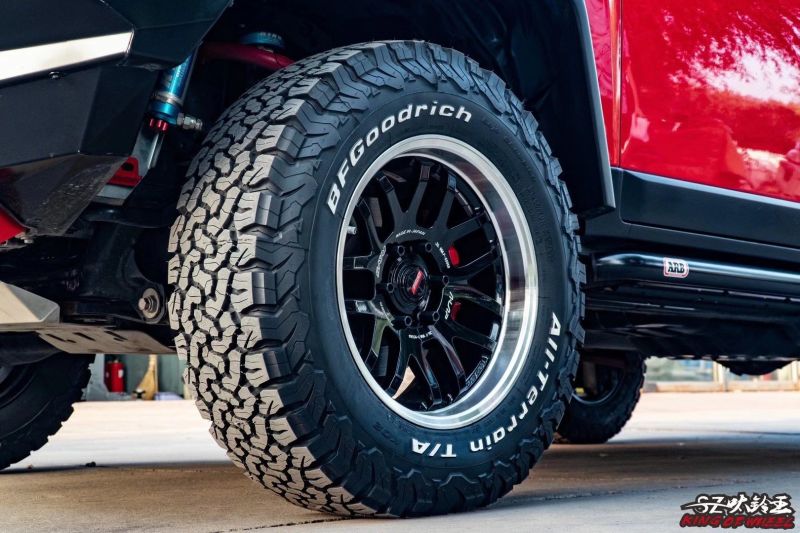 FJ 換RAYS 18寸 JAOS 備胎架完工