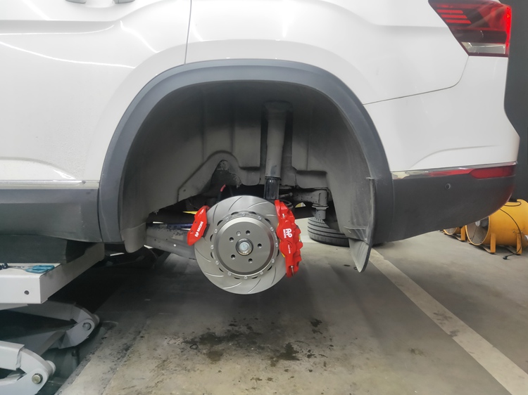 成都大眾途昴剎車(chē)改裝AP85系列前六后四剎車(chē)套件