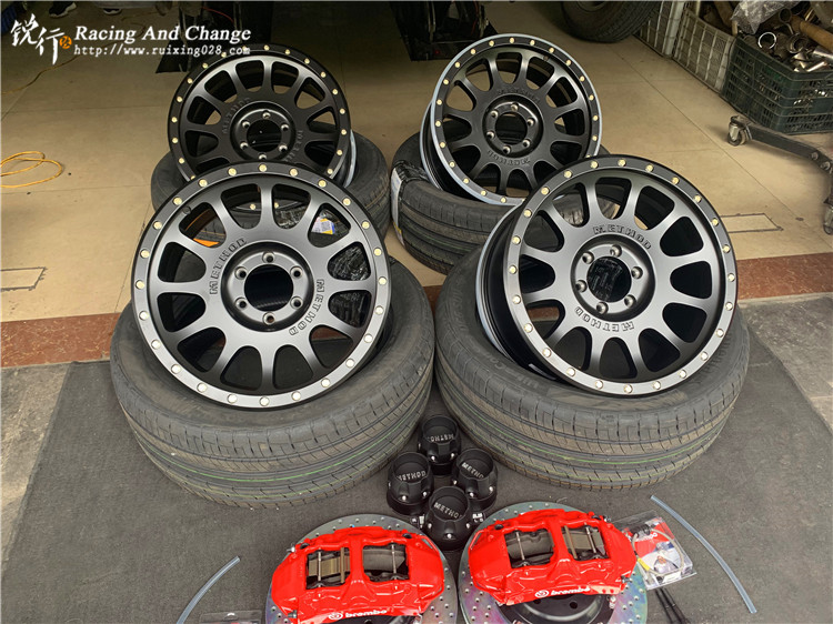 成都豐田霸道普拉多改裝Brembo剎車20寸輪轂
