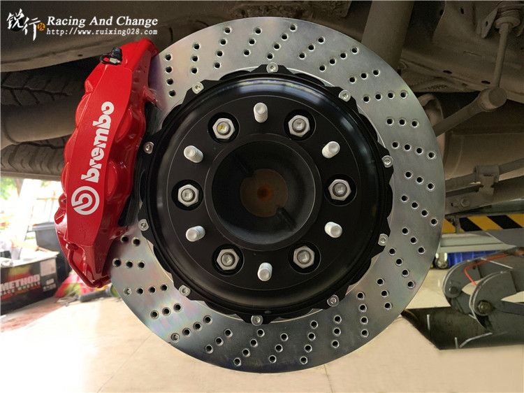 成都豐田霸道普拉多改裝Brembo剎車20寸輪轂