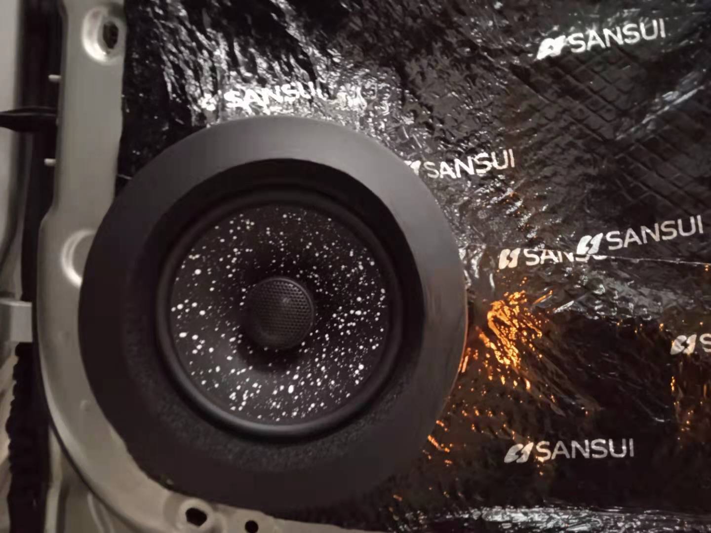 吉利博瑞升級(jí)隔音降噪改裝美國哈曼JBL套餐汕頭星悅汽車音響