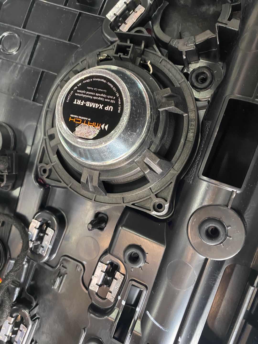 汕頭星悅汽車音響奔馳C200L改裝德國麥?zhǔn)薓ATCH奔馳專車專用喇叭套餐純粹音質(zhì)享受