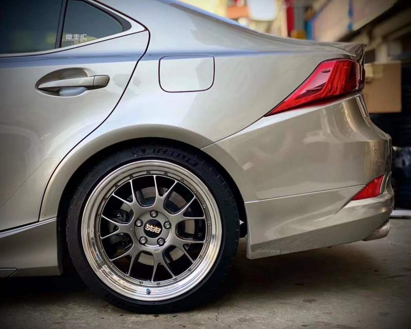 雷克薩斯IS 換日本BBS LM-R 19寸