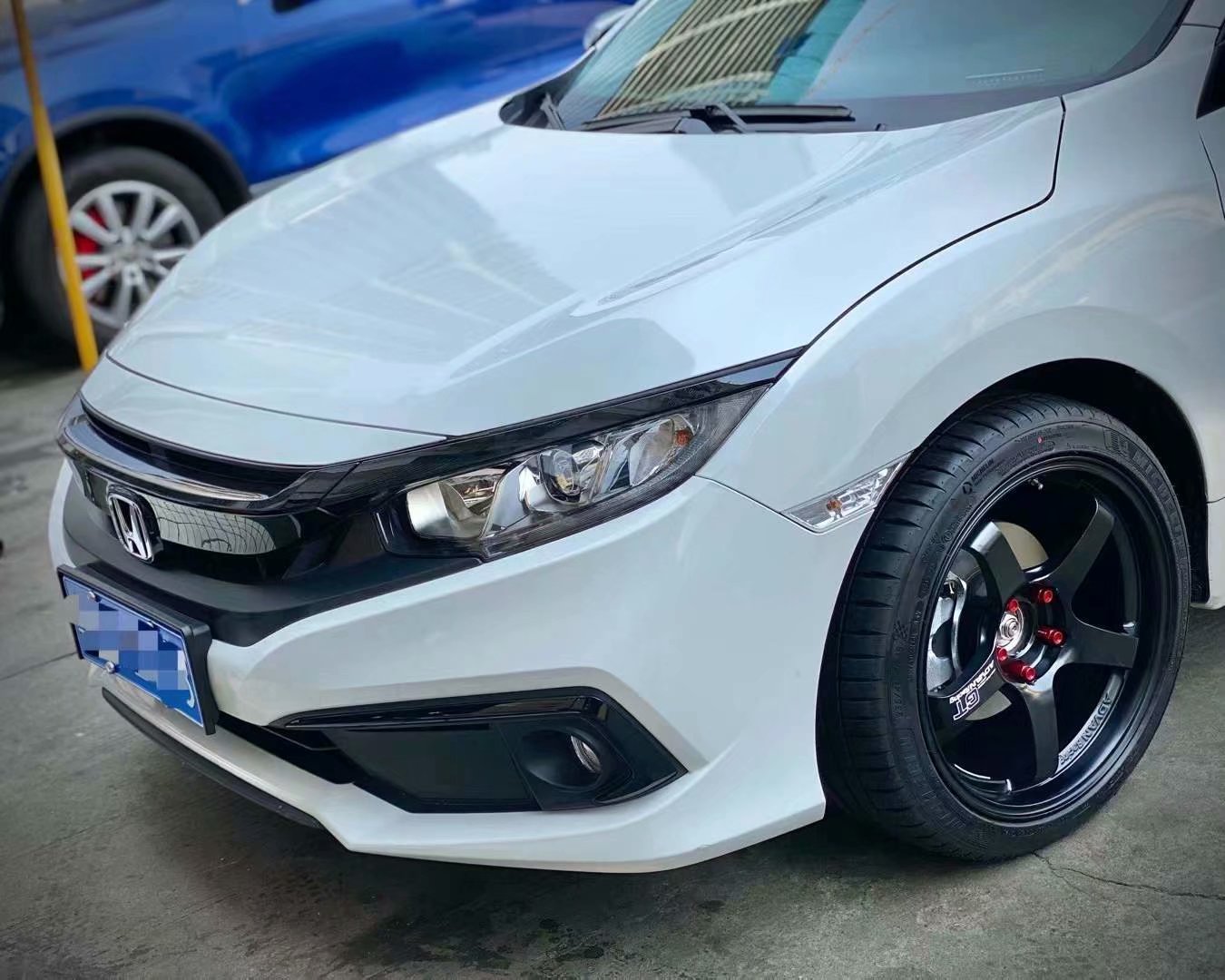 思域，換 橫濱 ADVAN GT 18寸 完工
