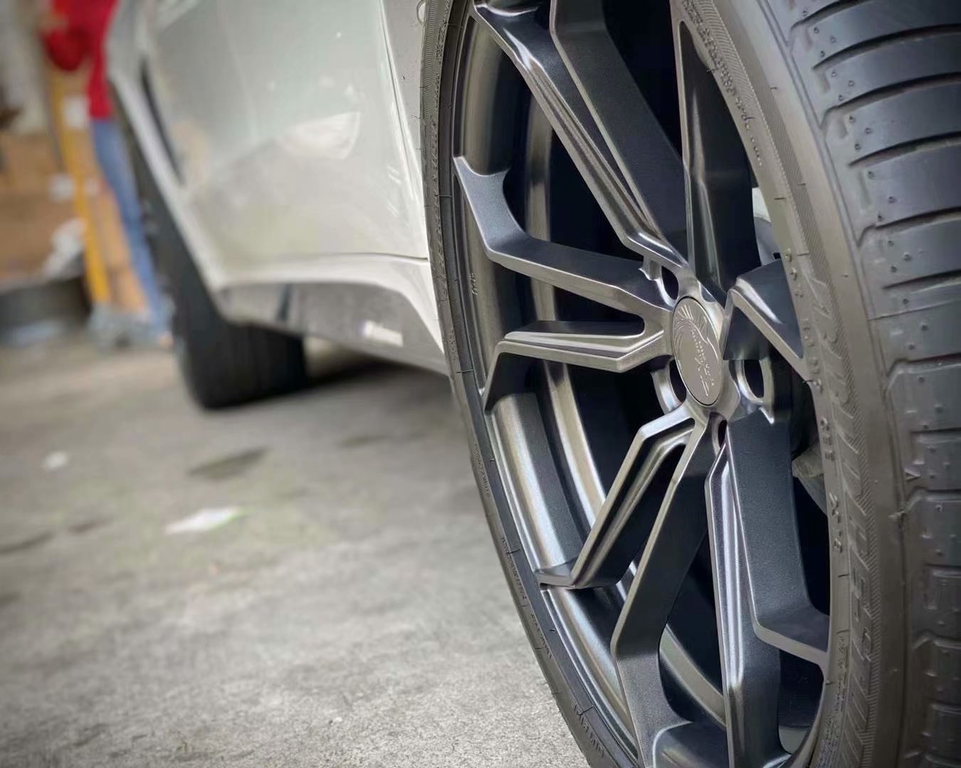 寶馬X5，換 MJR 20寸完工