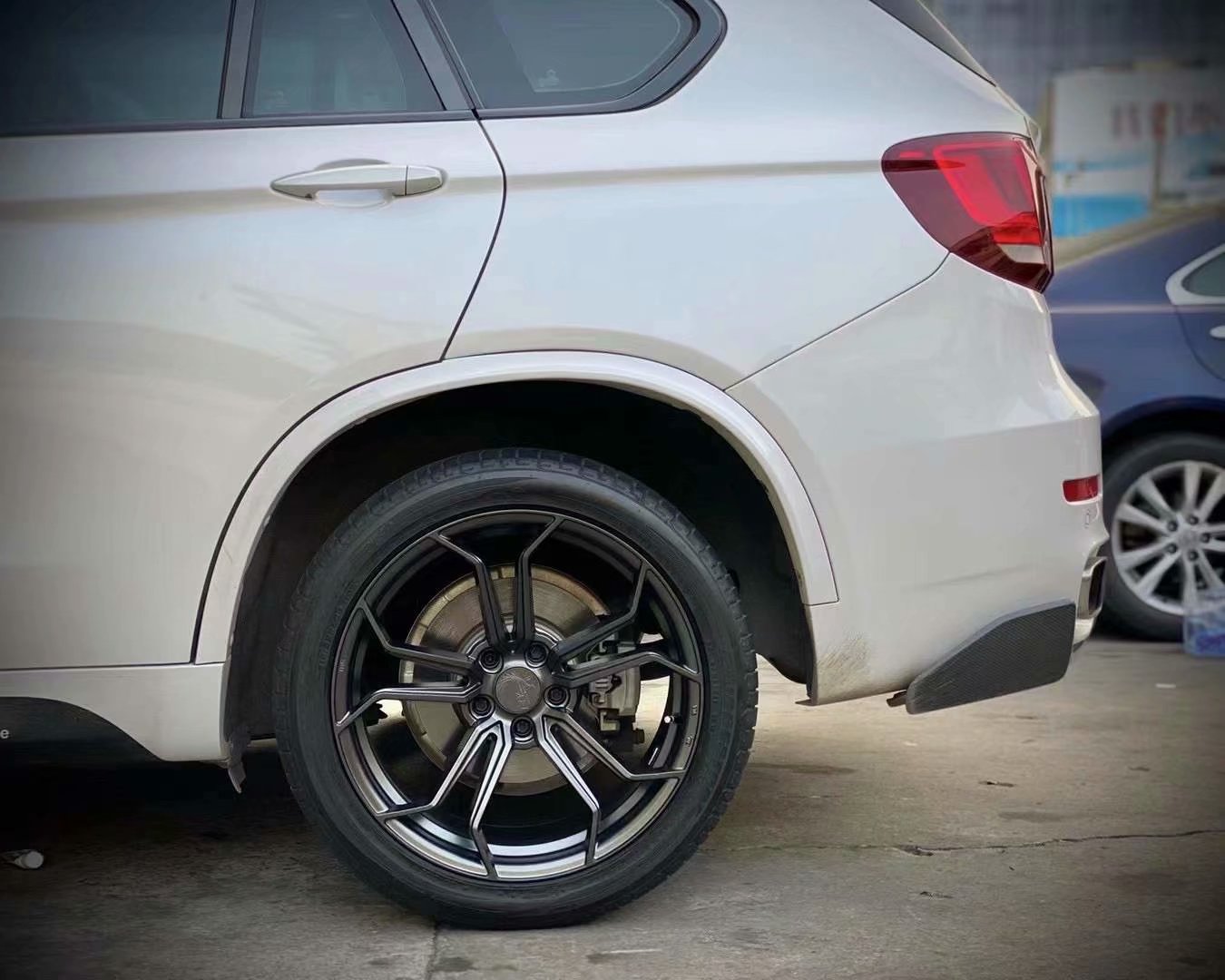 寶馬X5，換 MJR 20寸完工